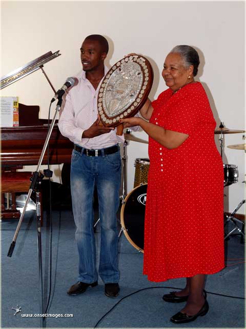 Lester Mposelwa, Alberta Mayberry